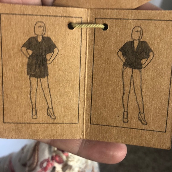 🆕 Justin & Taylor Ruana Series Colors Gray Cream Red Pink with Rust Flor… - Picture 7 of 8